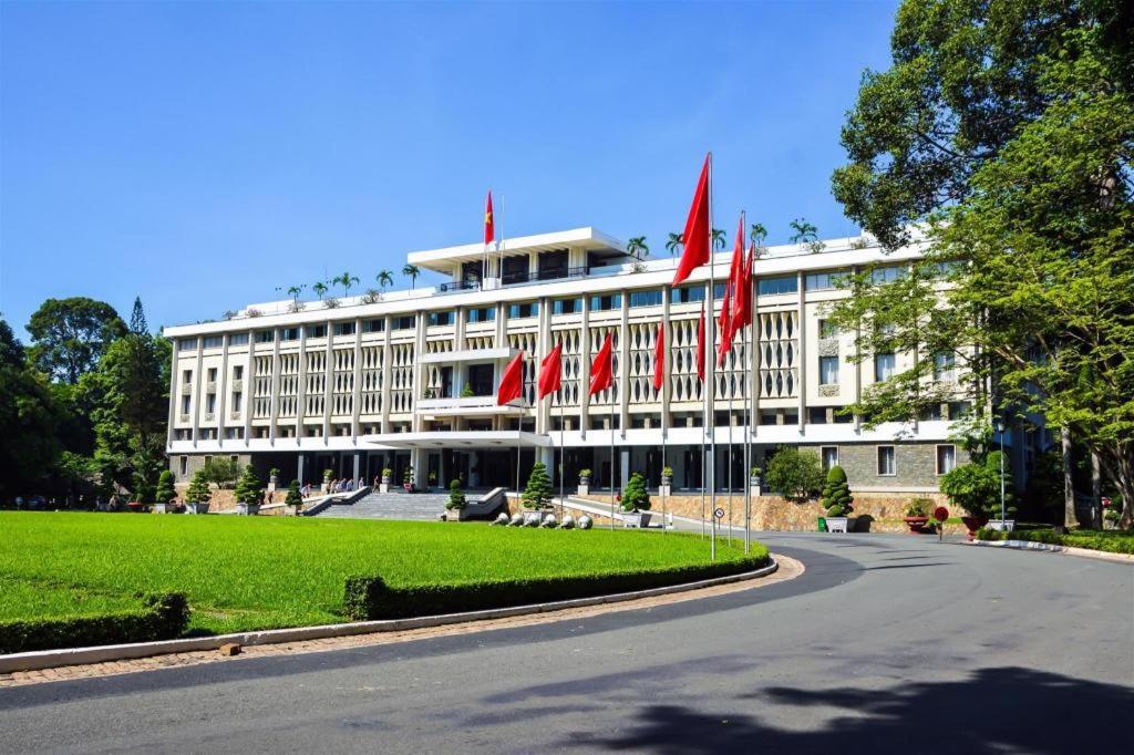 The White Hotel 8A Thai Van Lung Хошимин Экстерьер фото