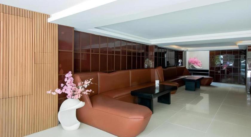 The White Hotel 8A Thai Van Lung Хошимин Экстерьер фото