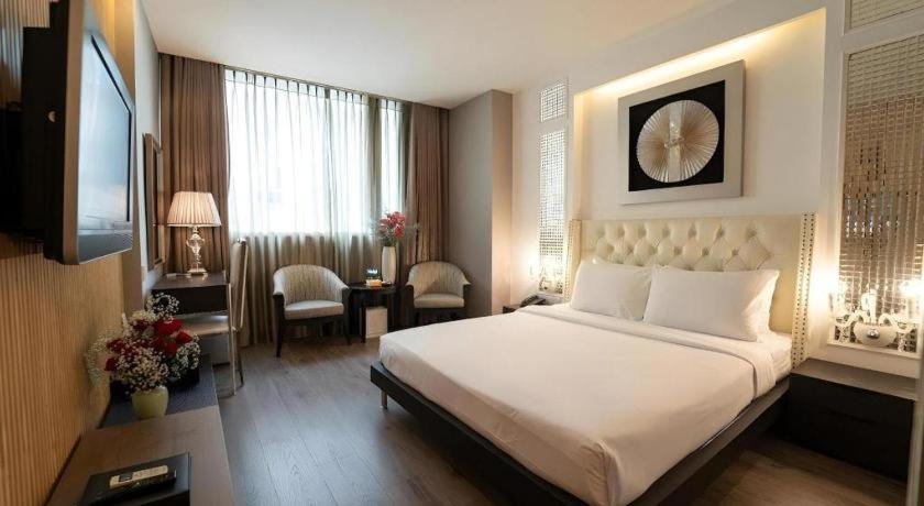 The White Hotel 8A Thai Van Lung Хошимин Экстерьер фото