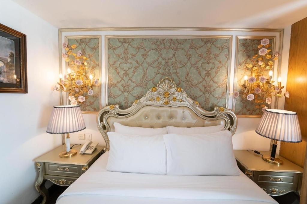 The White Hotel 8A Thai Van Lung Хошимин Экстерьер фото