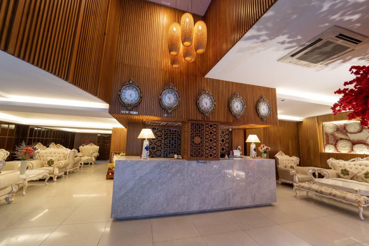 The White Hotel 8A Thai Van Lung Хошимин Экстерьер фото